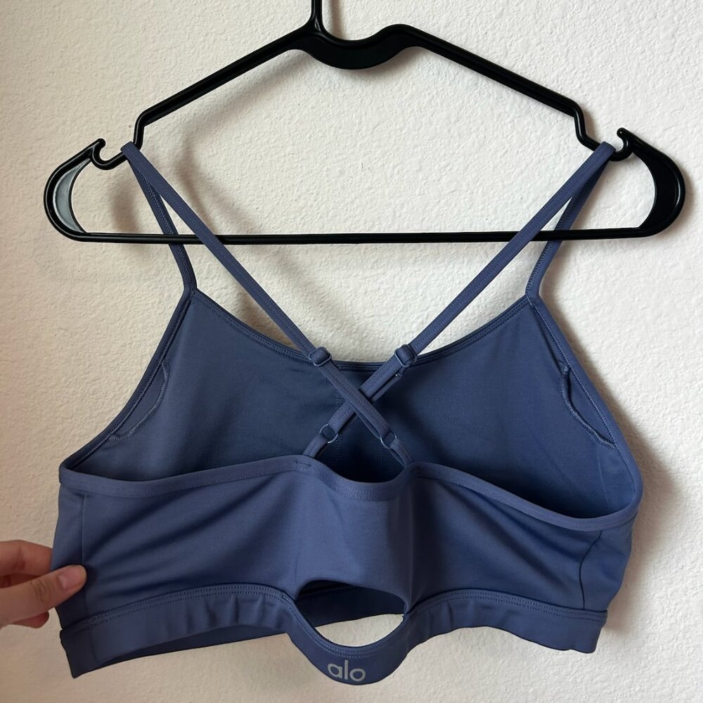 ALO Yoga Intrigue Cutout Airlift Sports Bra - Infinity Blue, Large
